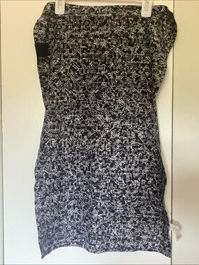 Black/White LULULEMON Scarf/Shawl